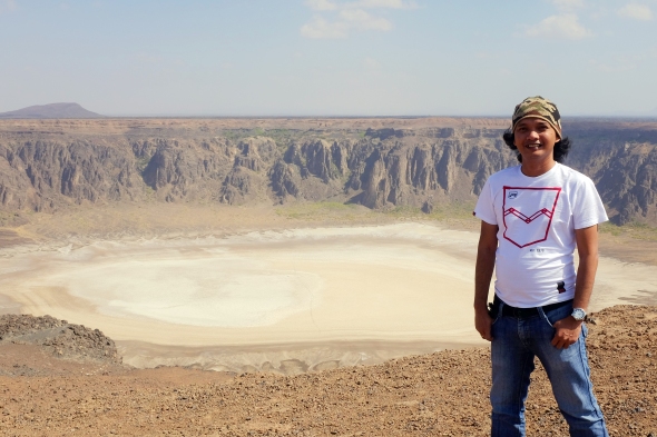 selfie on al wahba crater